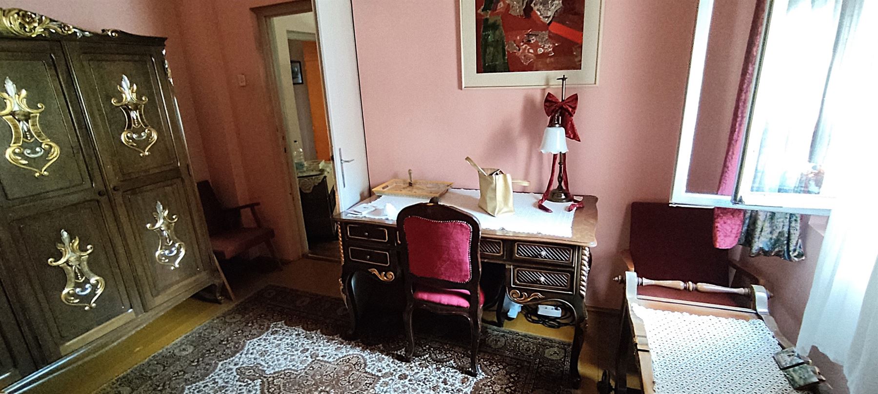 Boljevci, trosoban stan u centru sa garažom, uknjižen .. 