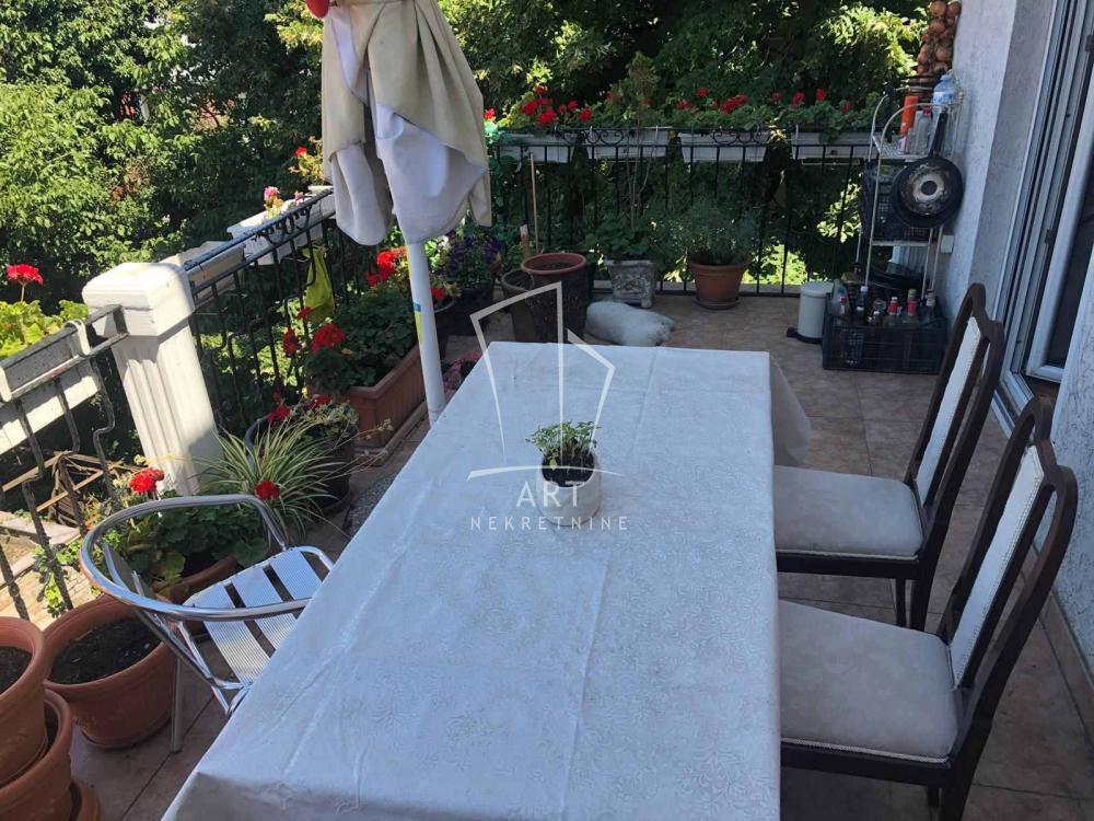 Kod Hale Pionir, namešten stan sa dve spavaće sobe ID#11956