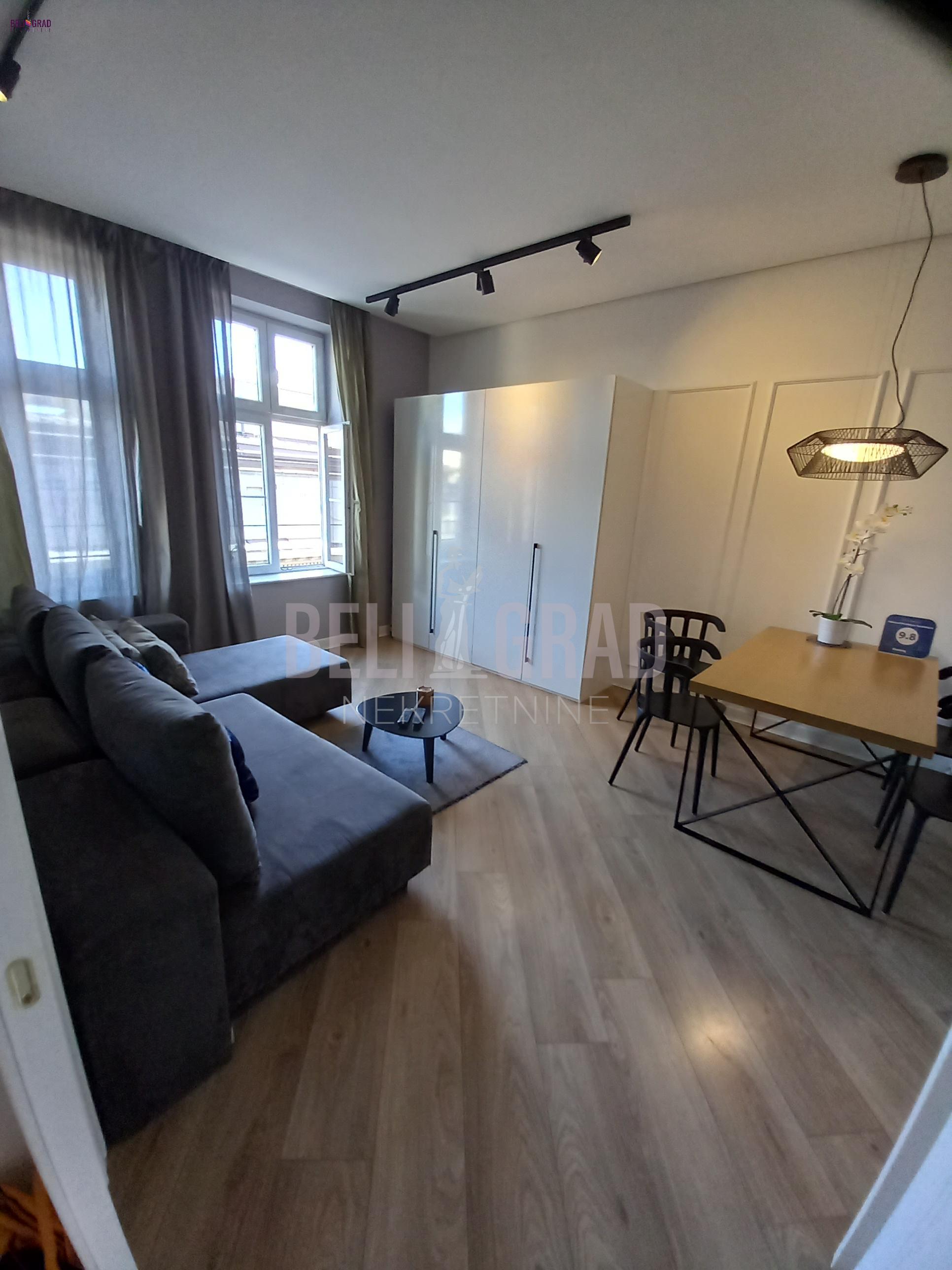 Stari grad, Knez Mihailova, Čika Ljubina