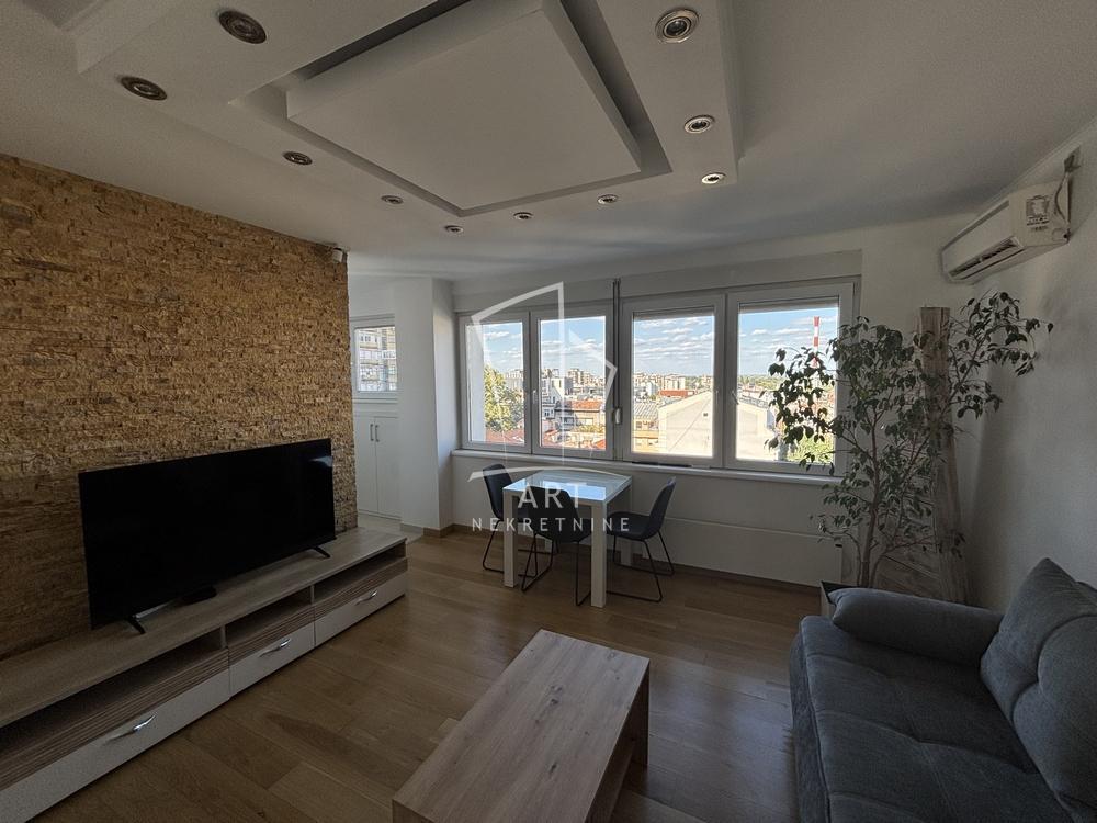 Dorćol, mereno 40m2, namešten, odmah useljiv ID#11991