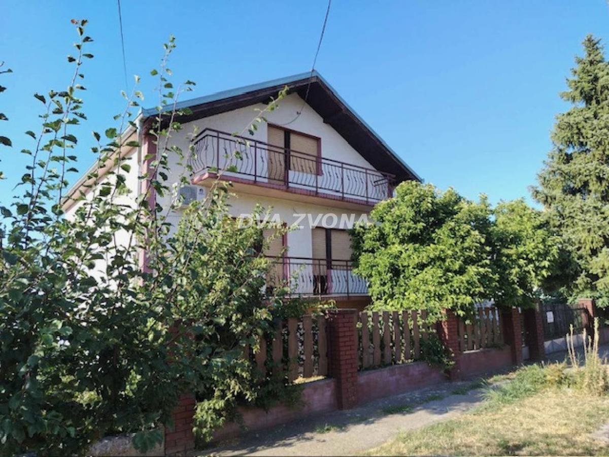 Na prodaju – porodična kuća u Beški