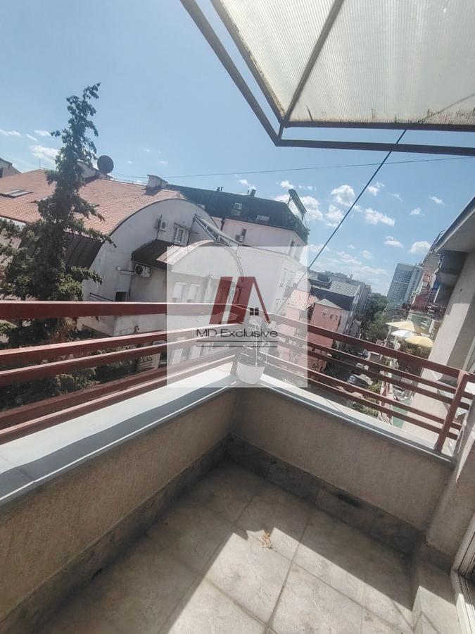 Na prodaju stan kod Hale Pionir – dupleks, renoviran, odmah useljiv