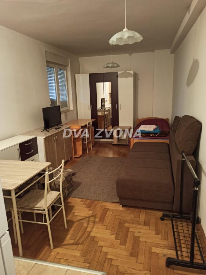 Garsonjera – 25 m² – Detelinara, Novi Sad – Zamena moguća
