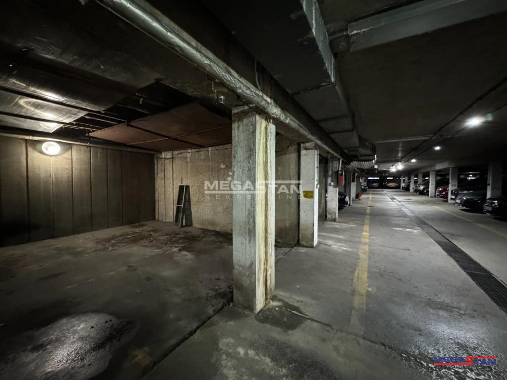 Blok 22, garažno mesto