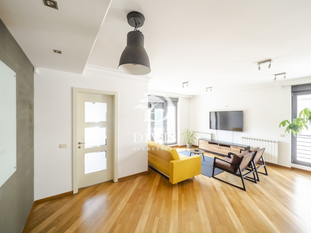 Izdajemo odličan, namešten stan na Dedinju, 131m2 