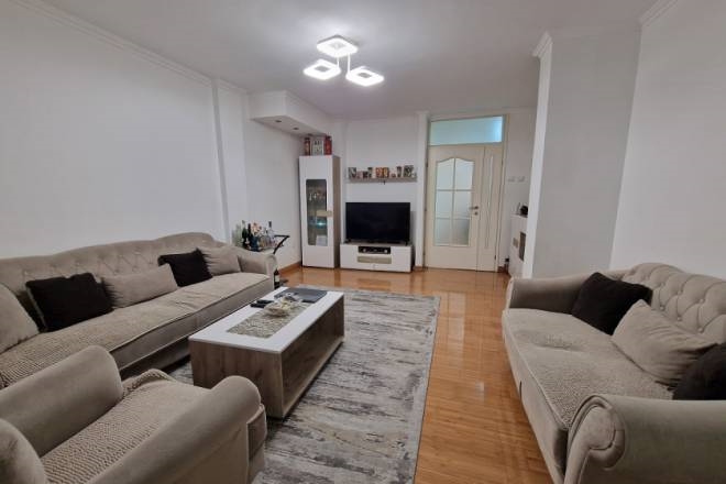 Renoviran, 2.5 stan na Bežanijskoj kosi, 69m2