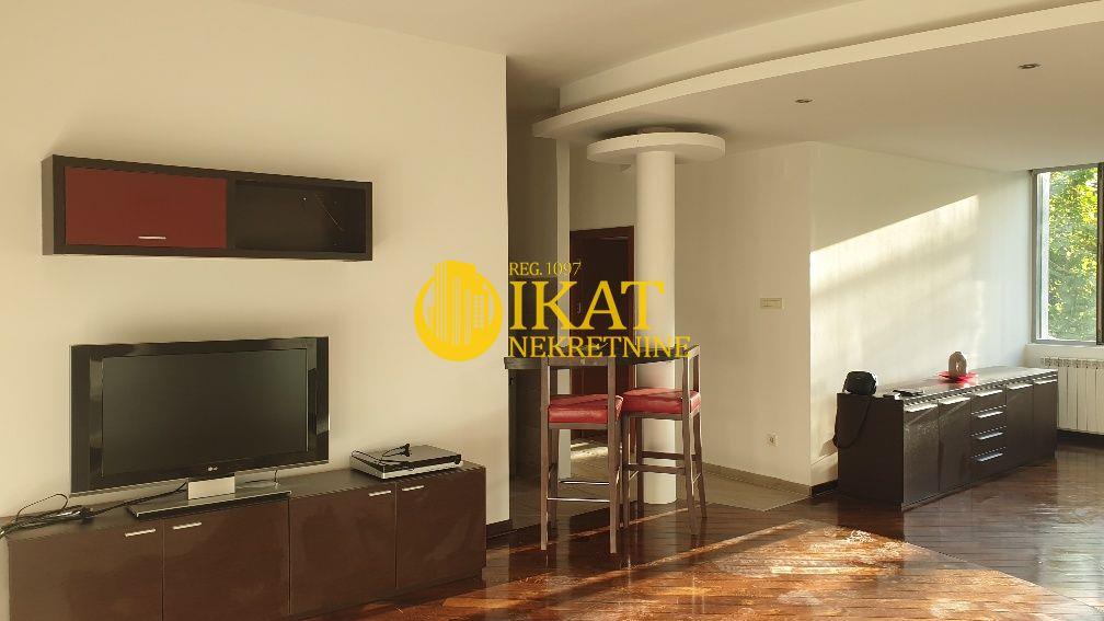 Vračar, Hram Svetog Save 104m2 sa garažnim mestom ID#13623