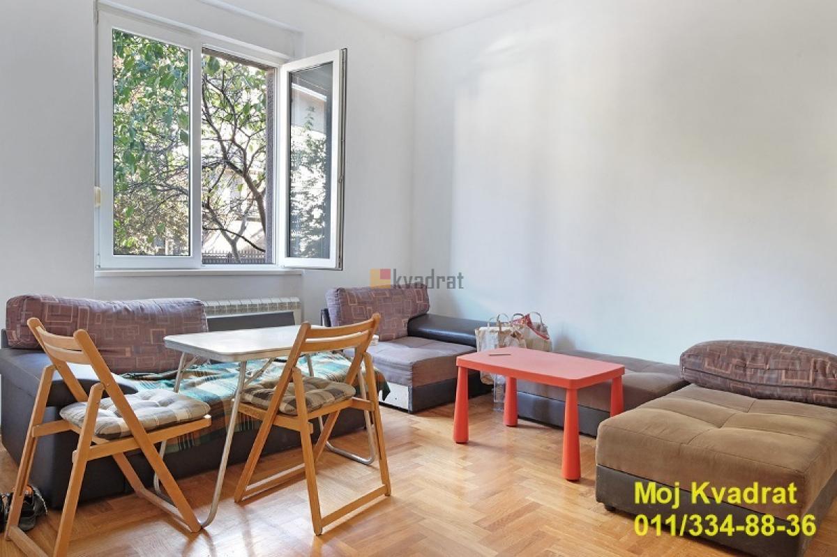 Vračar, Čubura - salonski stan, 50m2