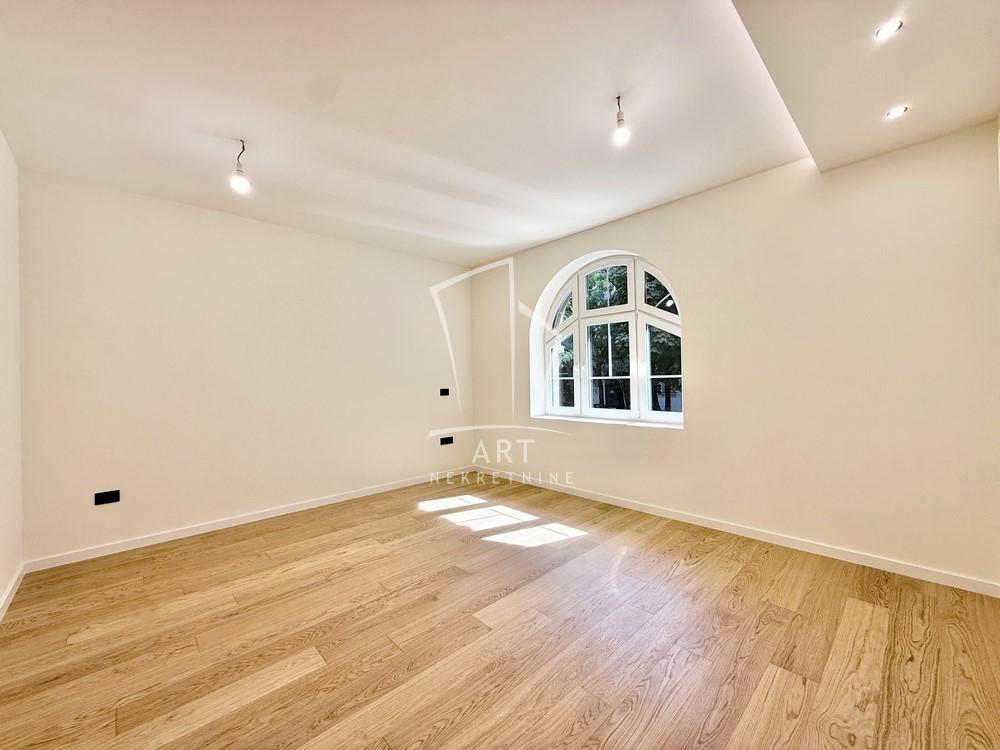 Lux renoviran trosoban salonac ID#1230711