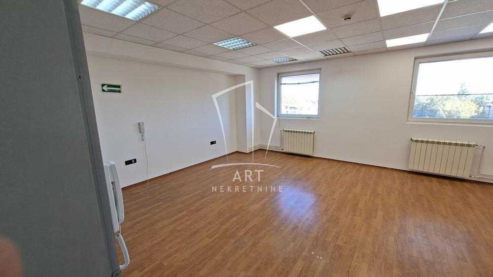 Zemun, poslovni prostor 200m2 ID#12305