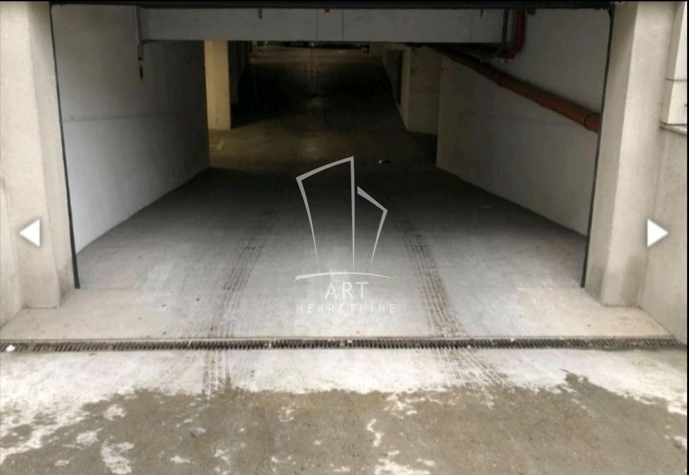 Dimitrija Tucovića, parking mesto ID#12334