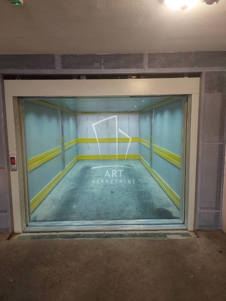 Južni bulevar, garažno mesto 12.50m2 ID#12398