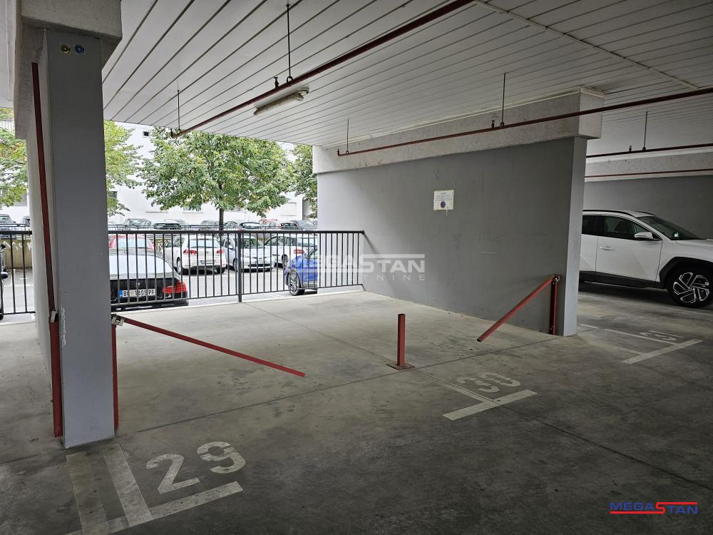 Blok 72, više parking mesta