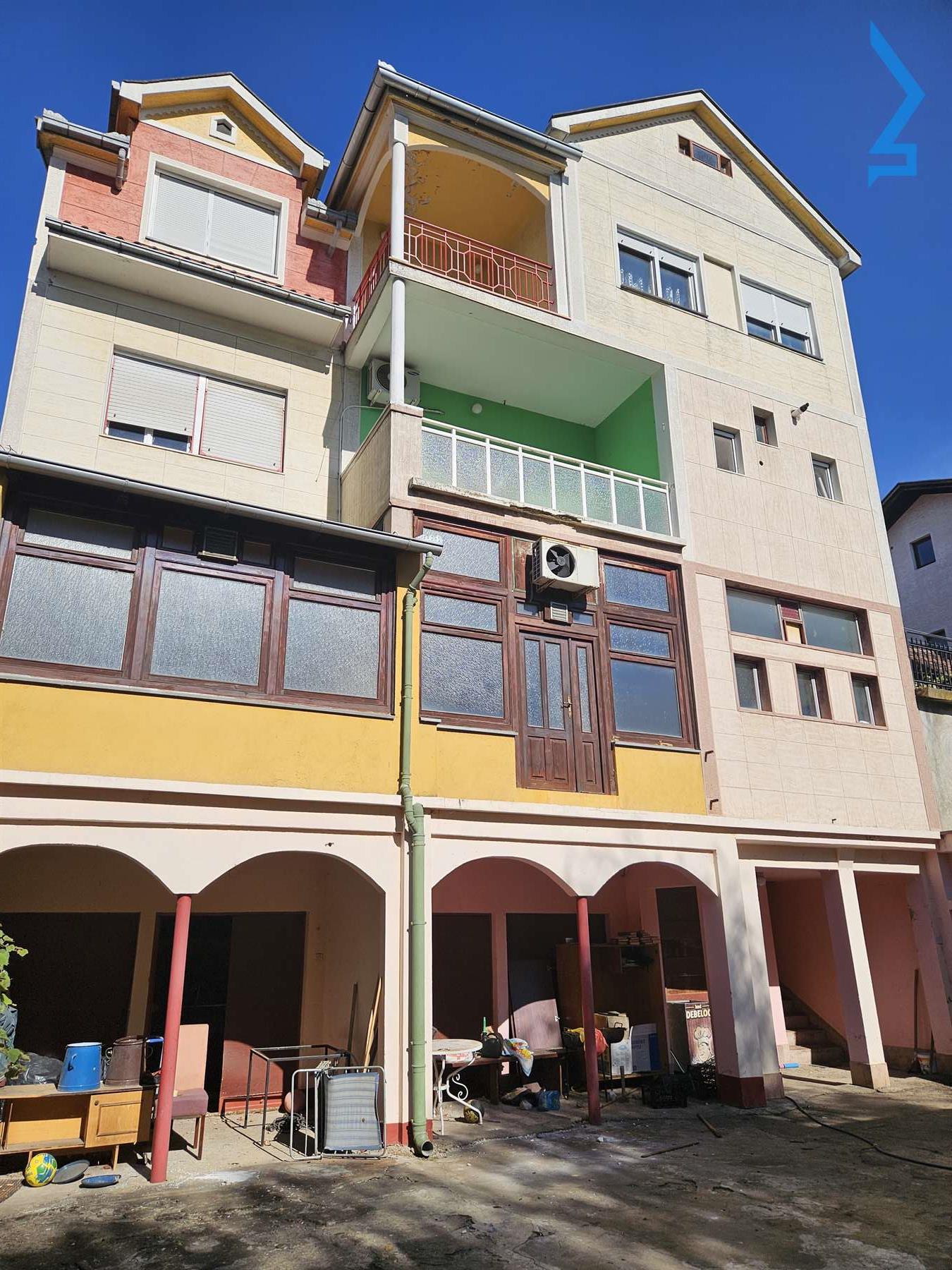 Kuća-stambeno-poslovni objekat 312 m2