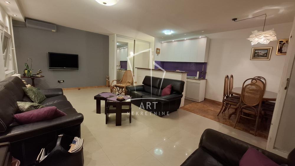 Izdaje se 3.0 namešten stan, 81m2 ID#12385