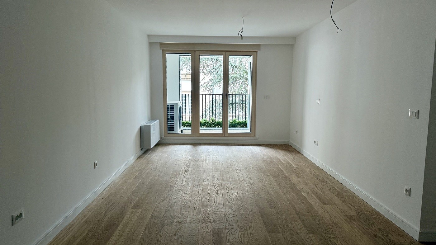 Izdajemo nov, 3.0 stan, 100m2, Loznička ulica, Crveni krst