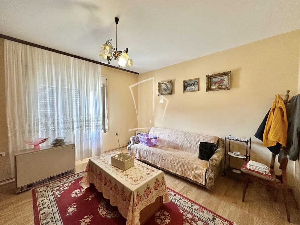 Porodicna kuća na sprat ID#12595