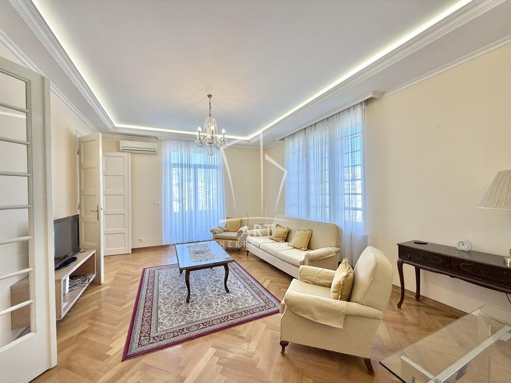 Odličan salonac u centru grada ID#12607