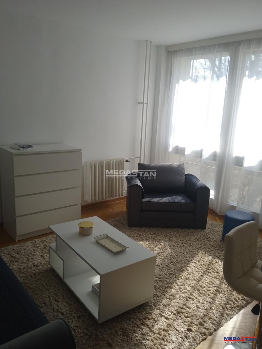 Odličan, kompletno namešten