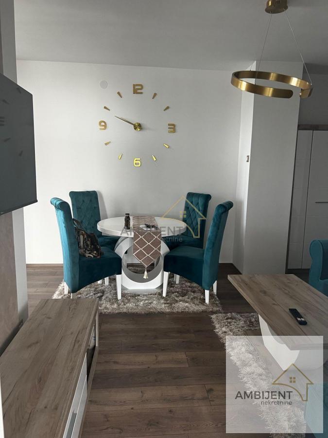 Izdaje se kompletno namešten stan 60m2 - Zemun