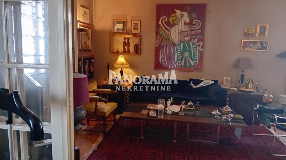 Salonac u blizini Hotela Balkan -  trosoban, 92m2(sa T i sob