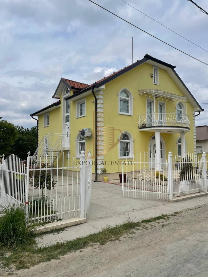 2-etažna kuća od 400m3 Veternička rampa