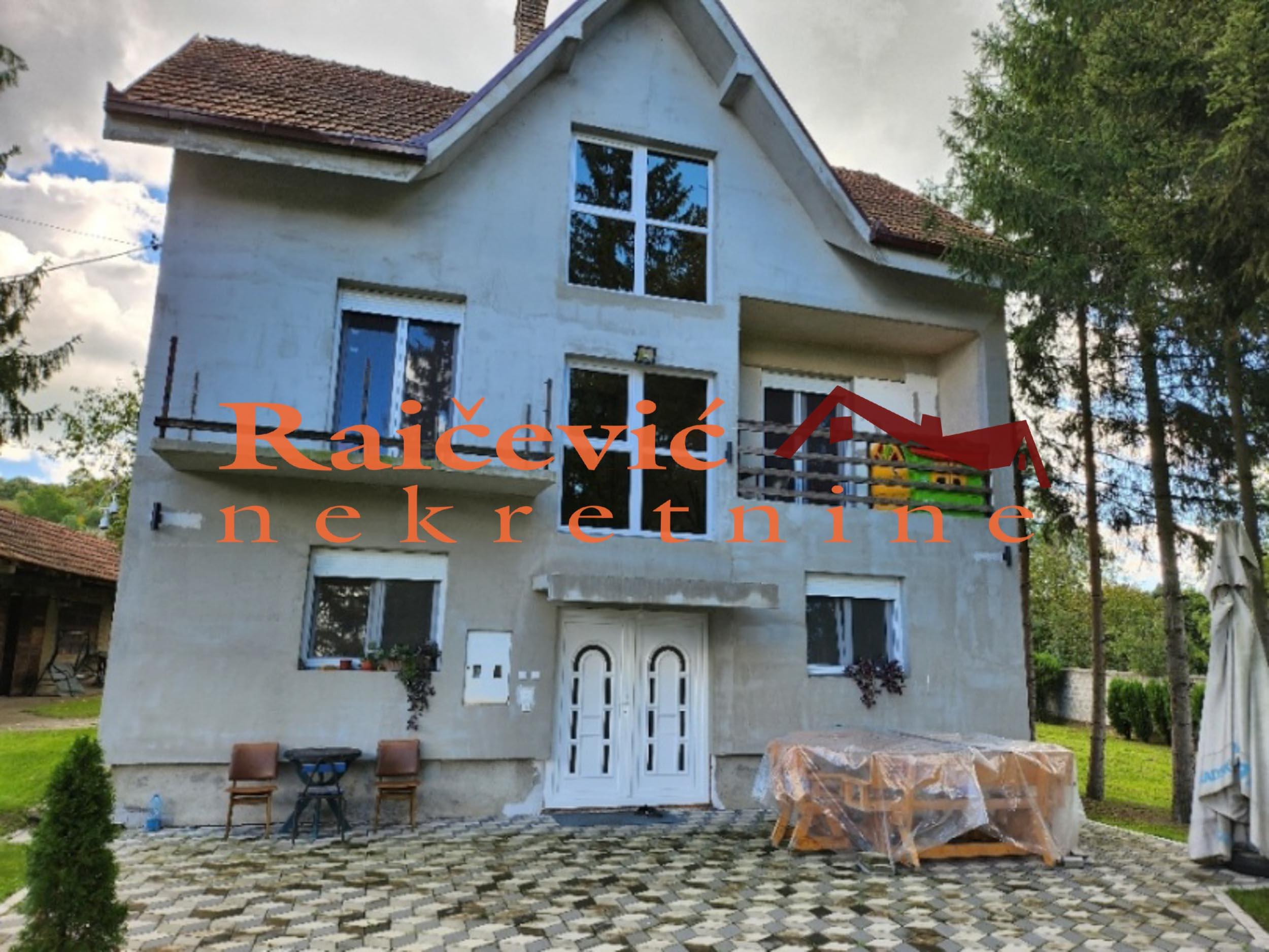 VOZDOVAC RIPANJ 200m2 , 2T ,205000e