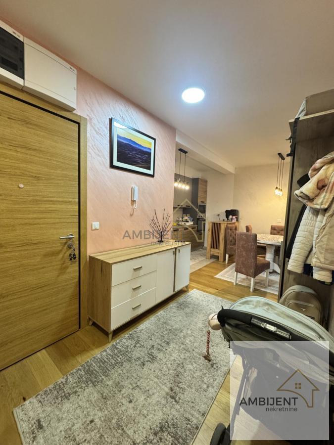 Trosoban stan u Novim Banovcima , 70m2