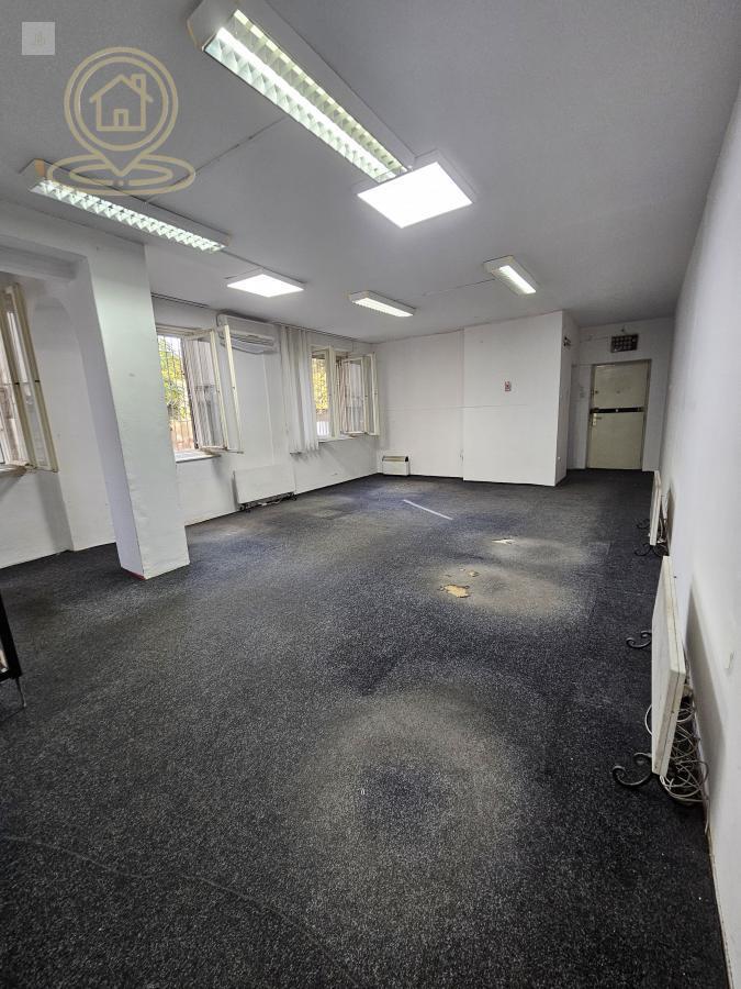 Prodaja stana u centru grada – 57 m², prvi sprat, idealan za stanovanje ili poslovni prostor