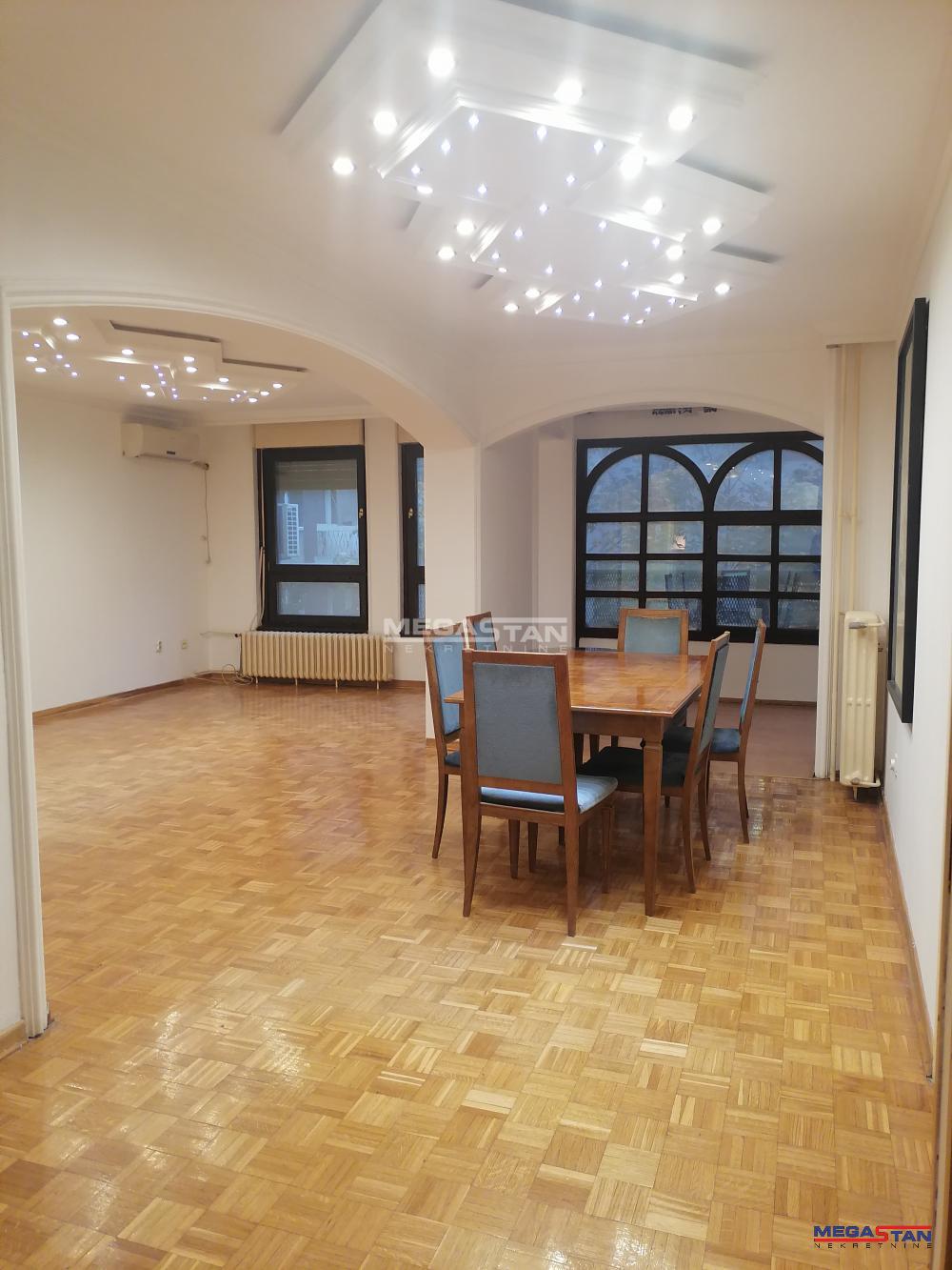 Vukov spomenik, polunamešten