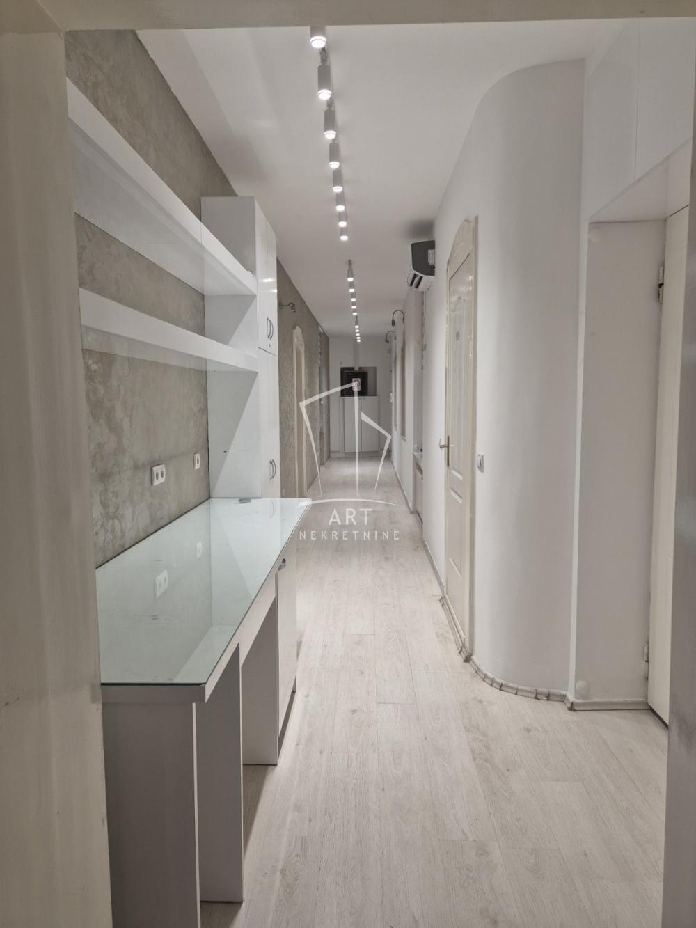 Odlična lokacija, renoviran, mereno 90m2 ID#12874