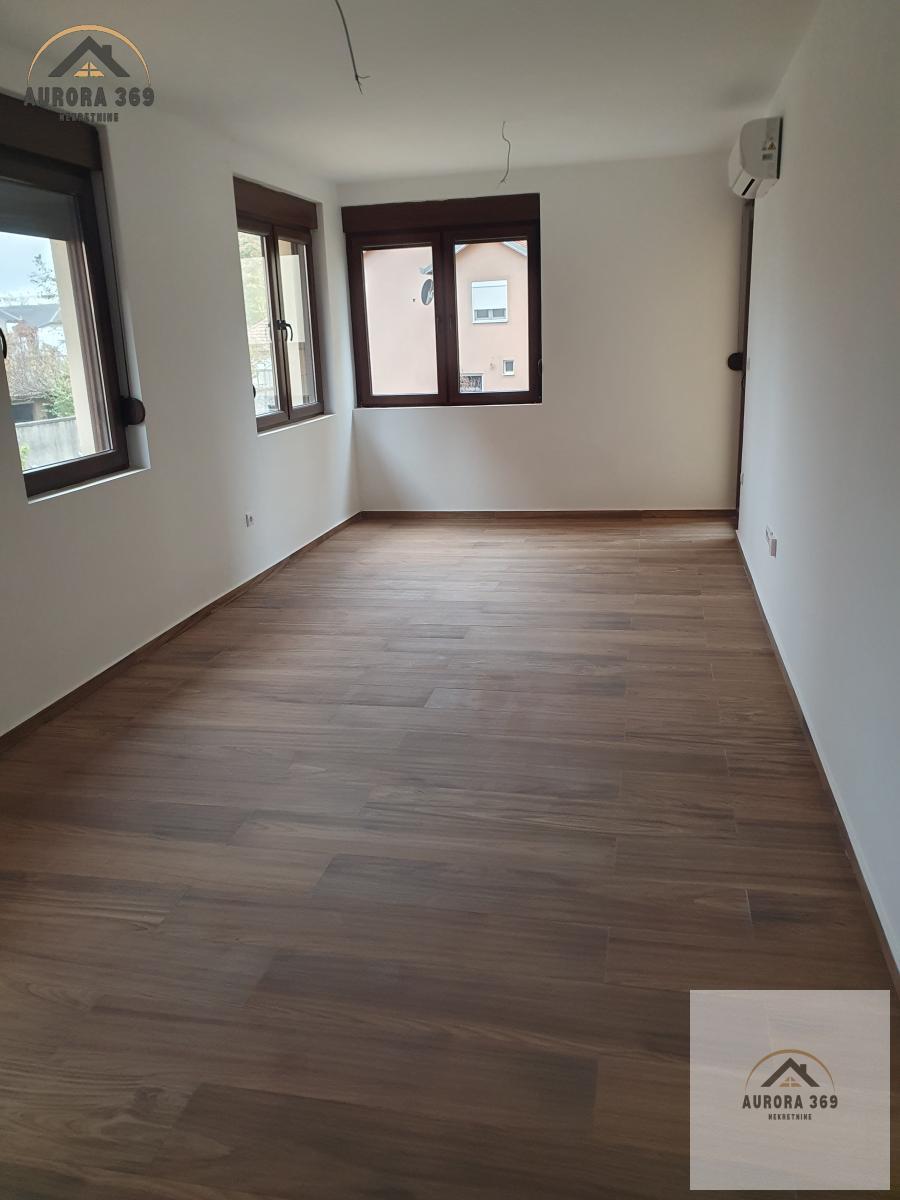 RUMA. FENOMENALAN NOV, USELJIV, TROSOBAN 76m2