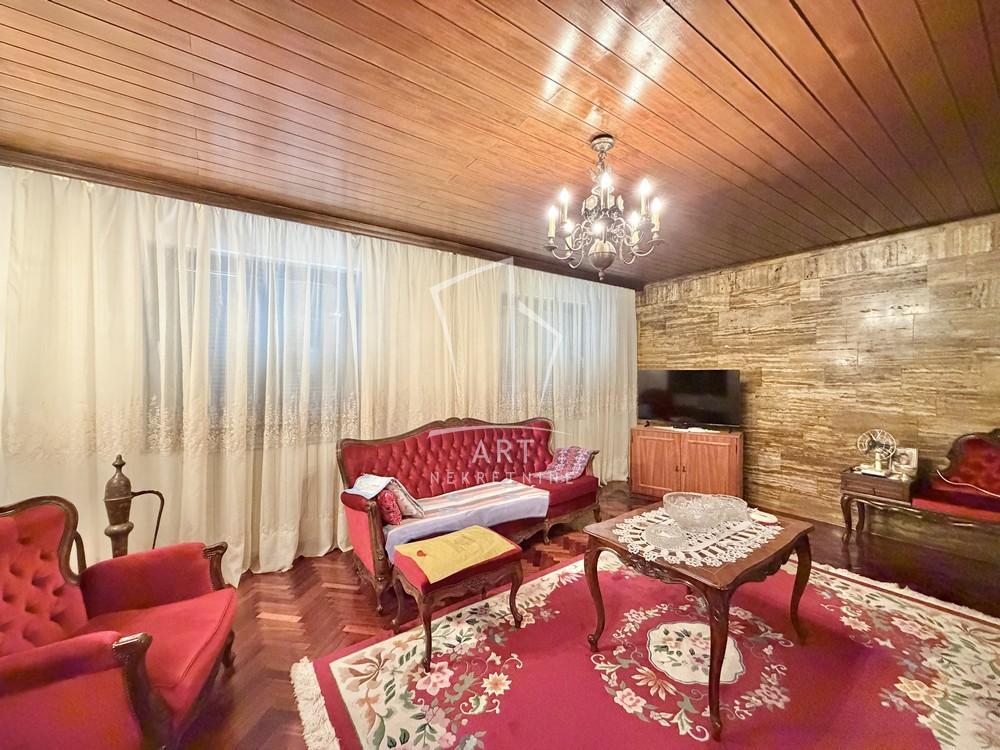 Sremčica, kuća mereno 322m2 ID#12968