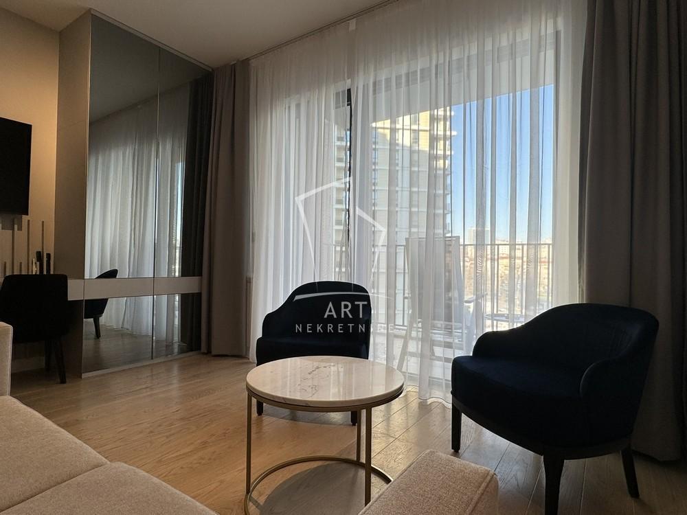 Ekskluzivna garsonjera u BW Simfoniji sa garažnim mestom ID#