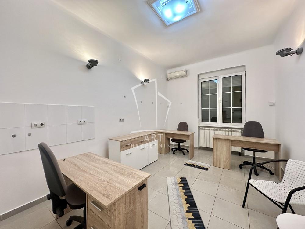 Salonac u centru, odličan za Poslovni prostor ID#1303911