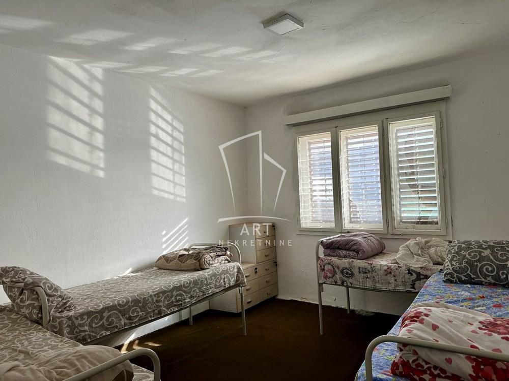 Boleč, kuća za radnike ID#13066