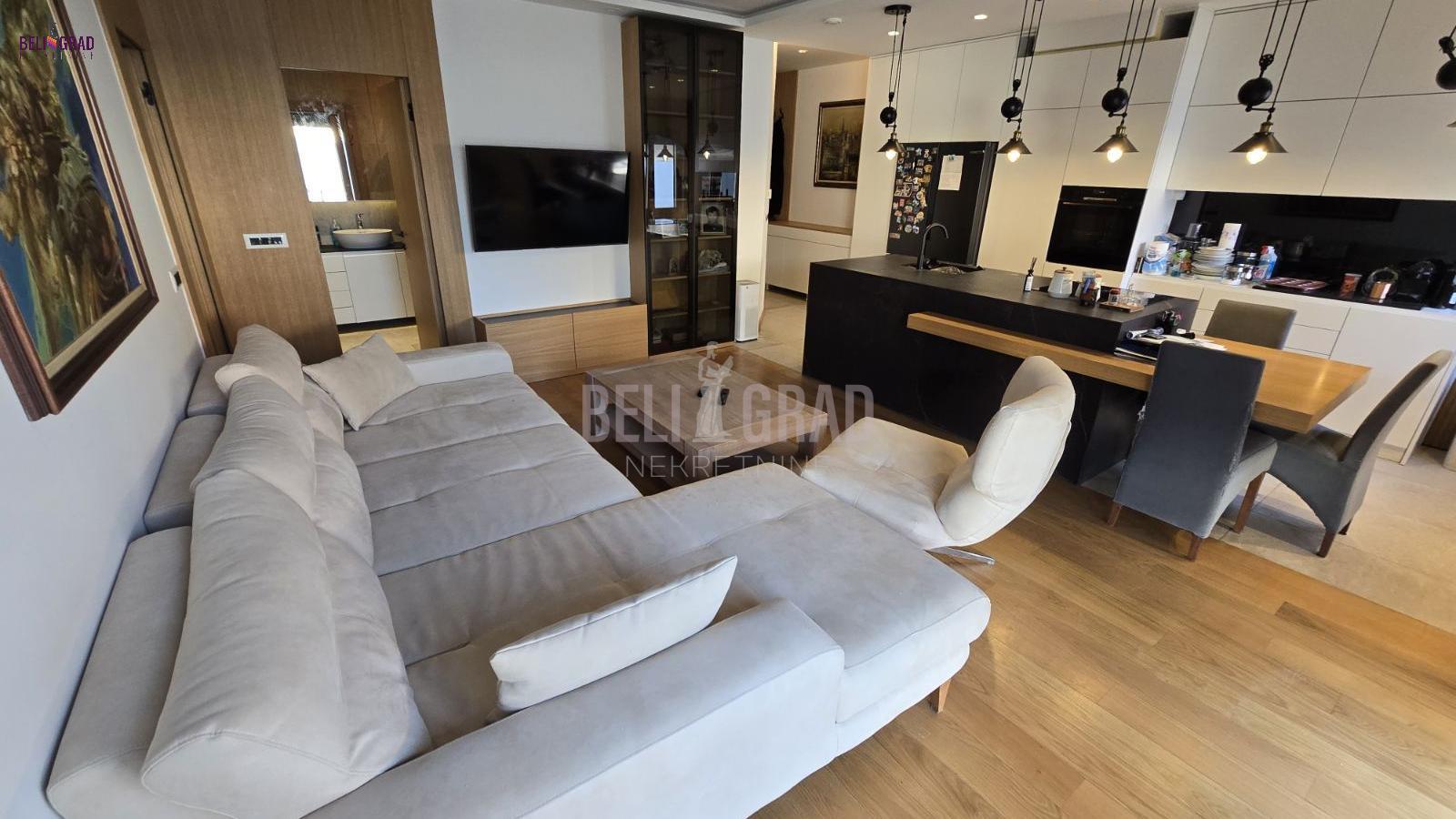 Zemun, Dobanovačka, "Zen Hill"