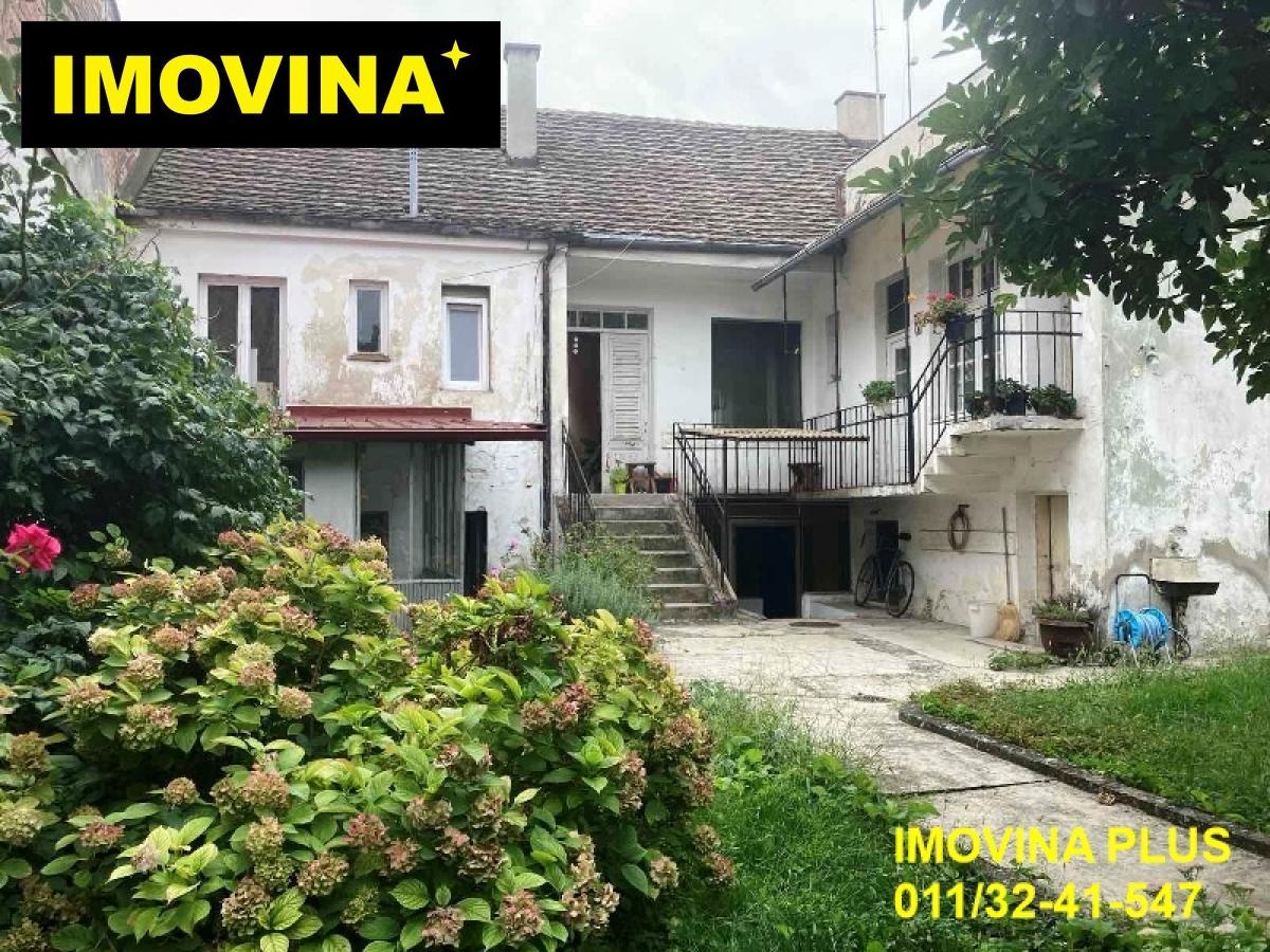 kuća u centru Zemuna sa 6.5 ari placa