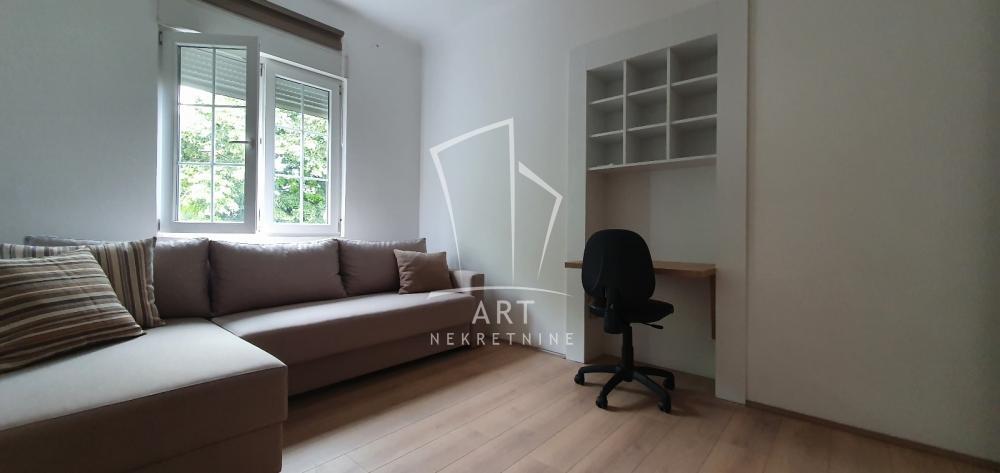 Vukov spomenik, mereno 32m2 ID#13119