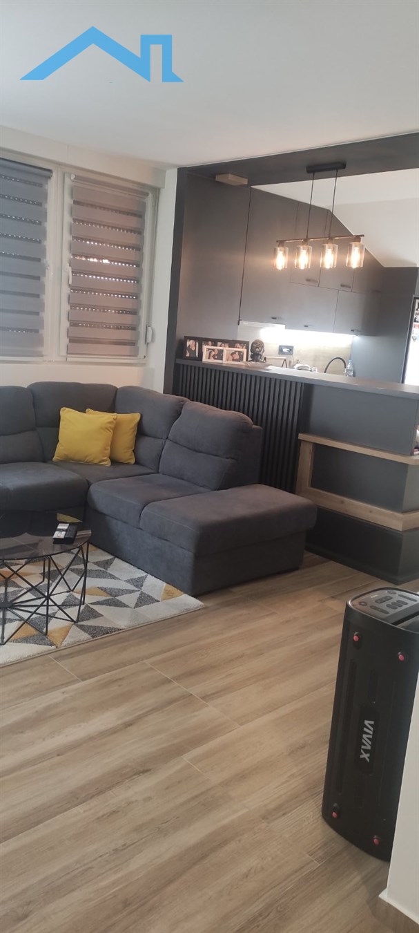 Stan 70 m2, centar Inđije