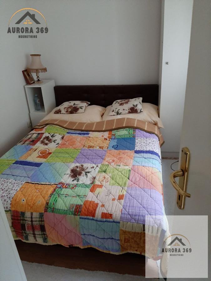 IZUZETNA KUĆA U SREMSKOJ KAMENICI (ČARDAK)