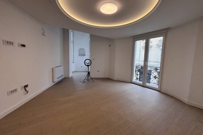 Renoviran poslovni prostor, Karađorđeva, 115m2