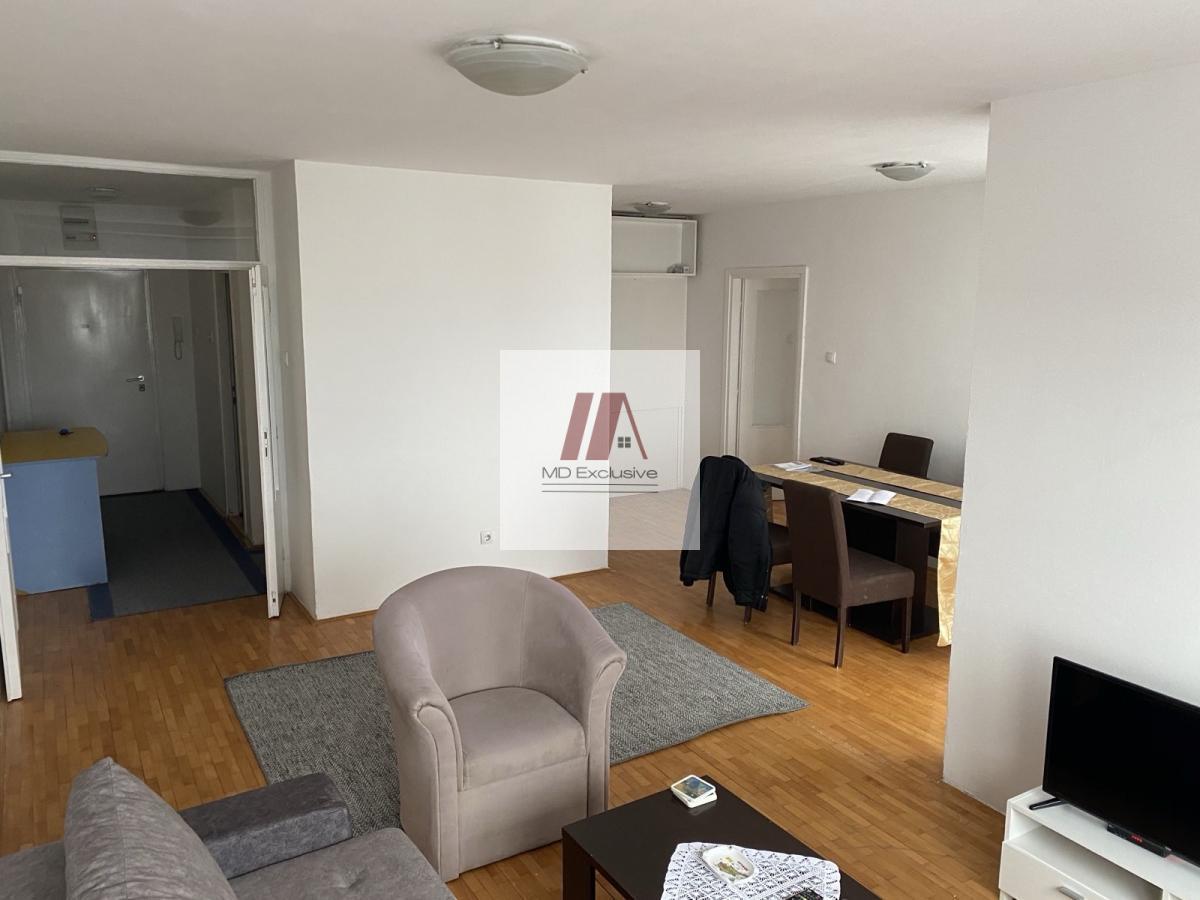 Stan na odličnoj lokaciji u blizini FON-a