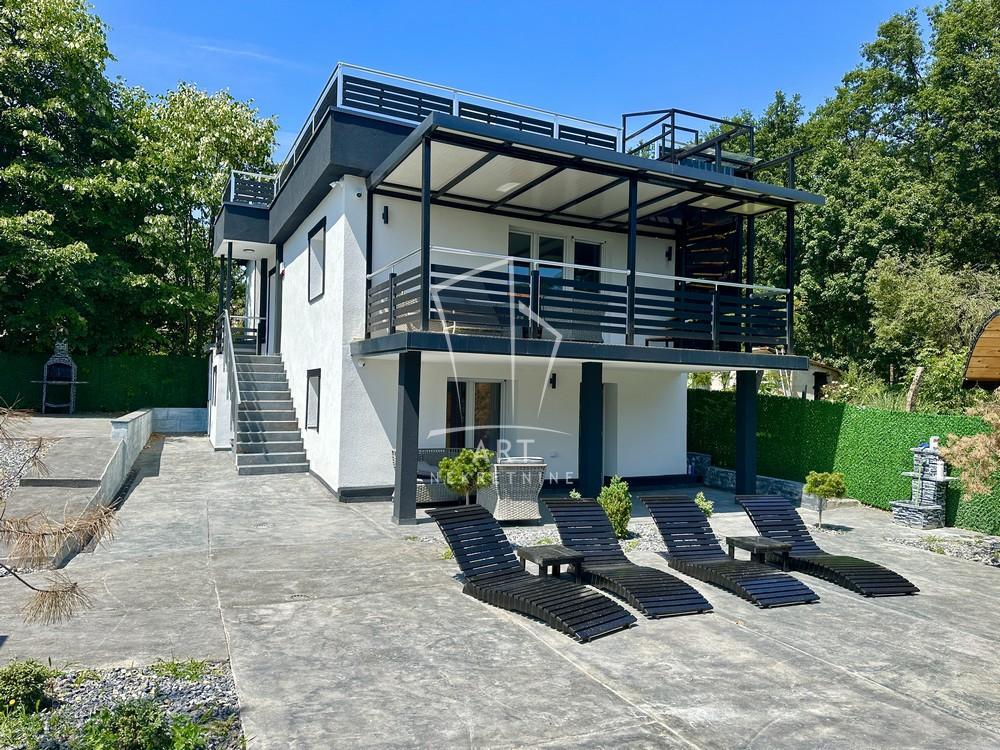 Lux kuća sa bazenom i saunom, na 5 ari placa ID#13375