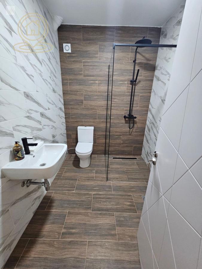 Prodaja dvosobnog stana Grbavica Novi Sad, 52m² renoviran, parking, odlična lokacija