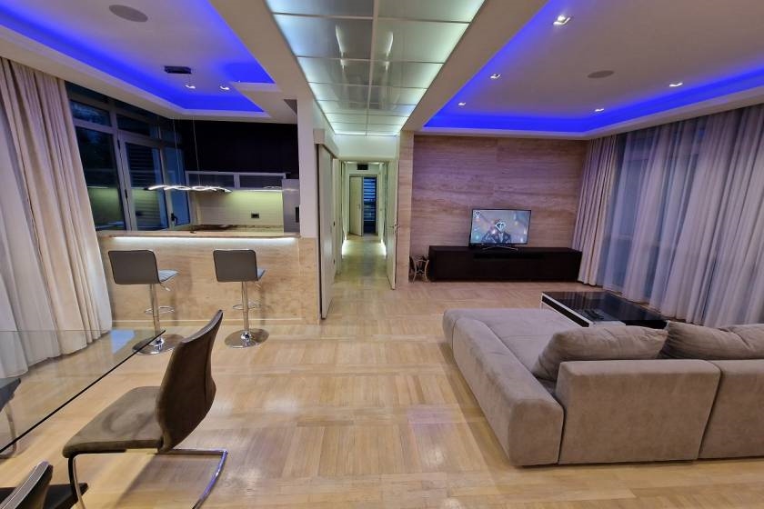 Izdajemo, 3.0, Velisava Vulovića, Dedinje 148m²,dve garaže