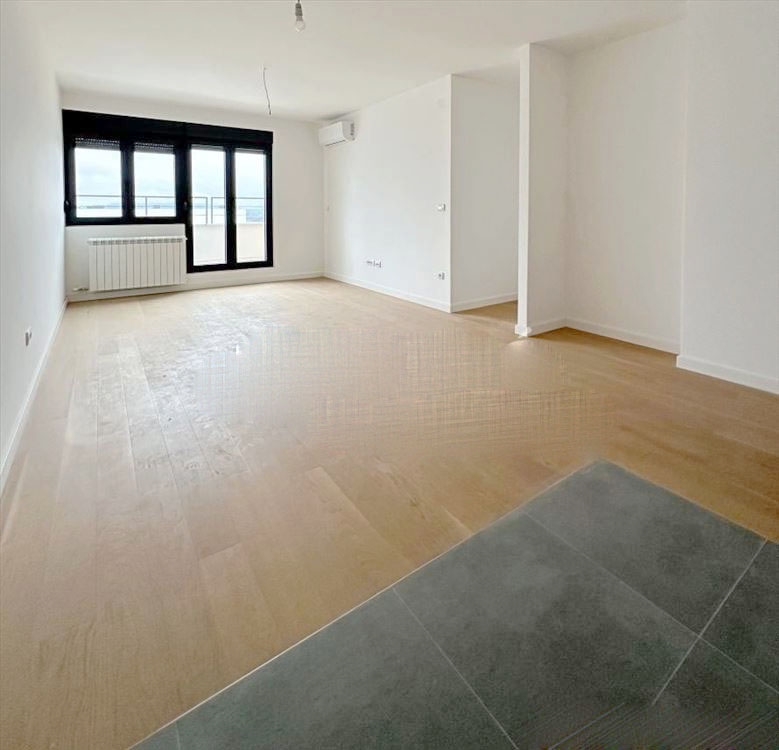 Nov 4.0 stan Vrtovi Ceraka-useljiv odmah