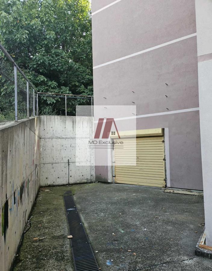 Garaža-poslovni prostor u Mirijevu