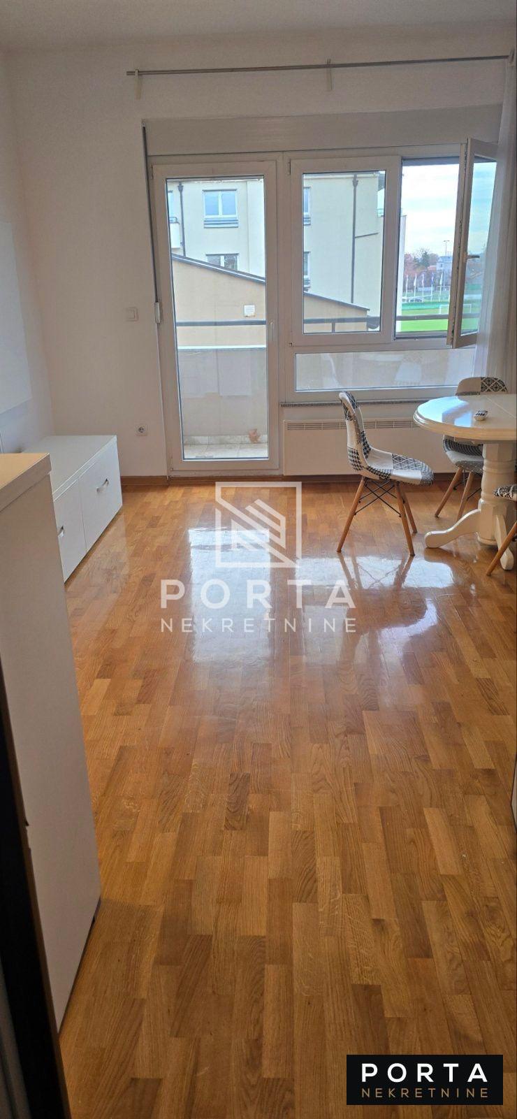 Zemun,centar,Dobanovačka,lux stan ID#1606