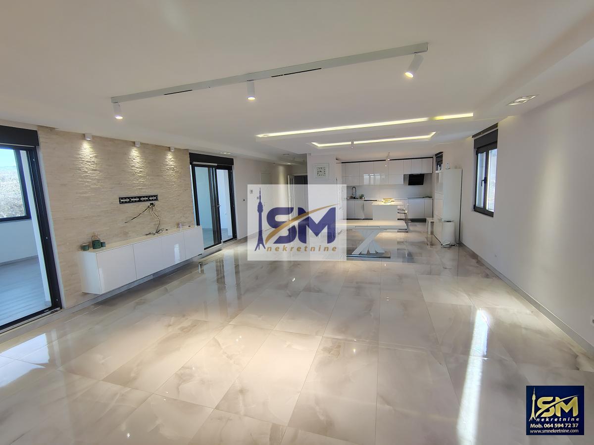 Višnjica,  lux stan 280m2 sa 3 parking mesta